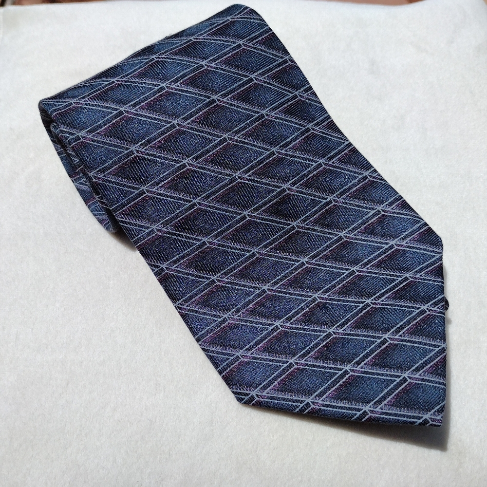 Silk Bill Blass Blue and Purple Geometric Tie EUC